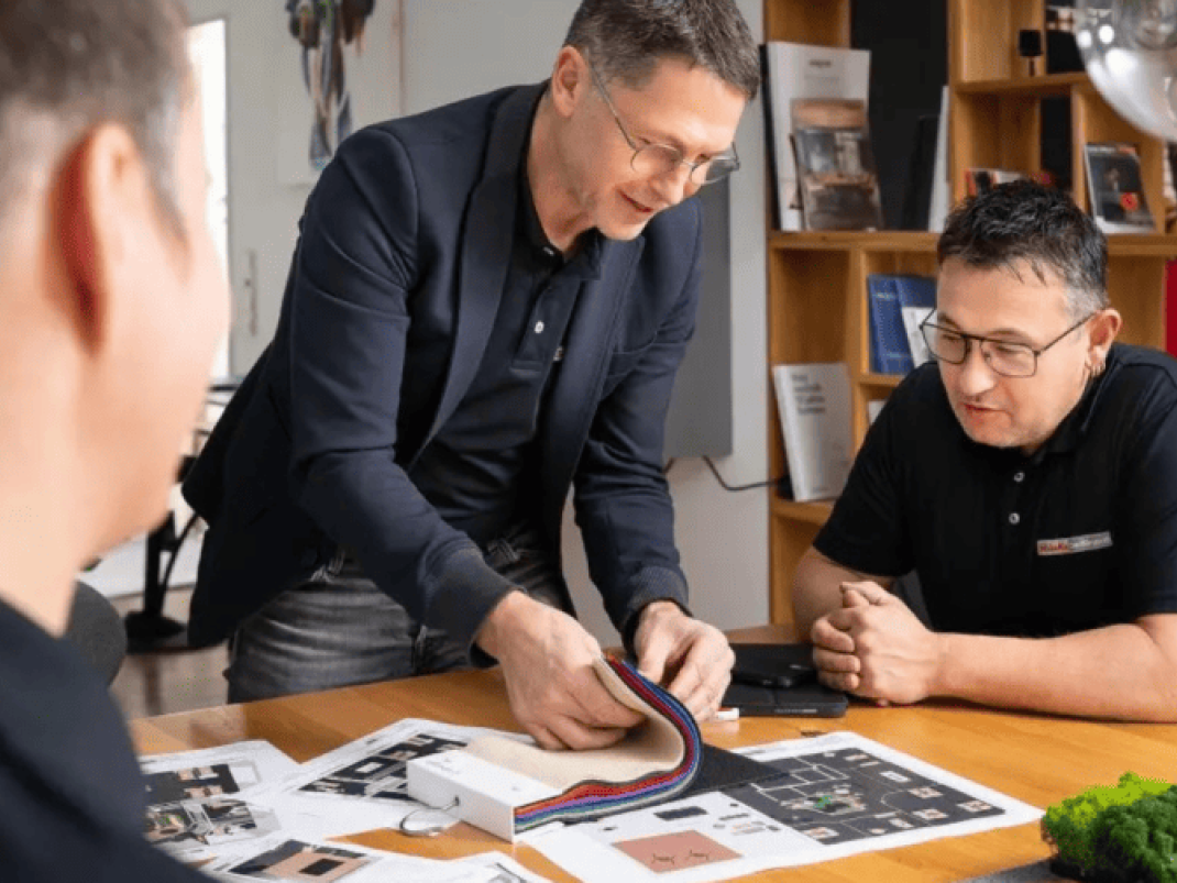 Persönliche Beratung zur ergonomischen Büroeinrichtung